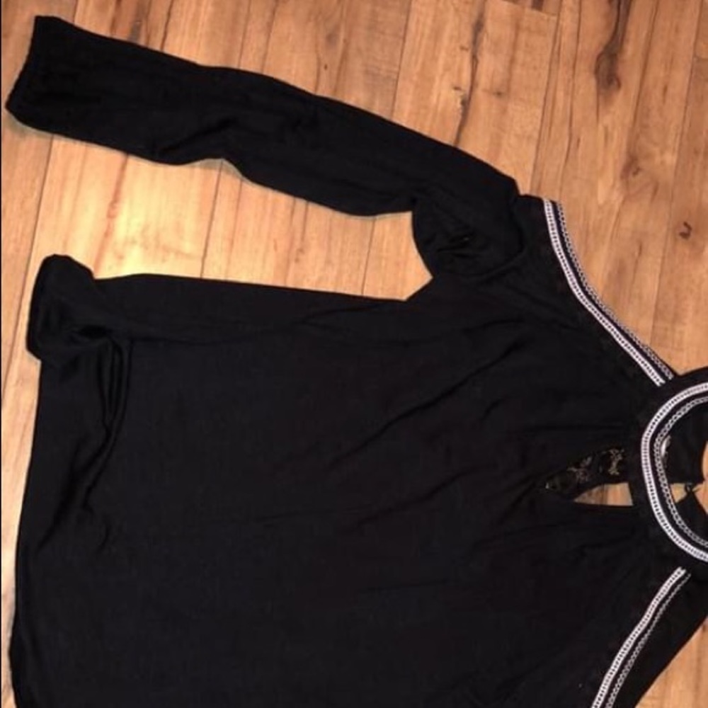 Cold shoulder Maurices top.